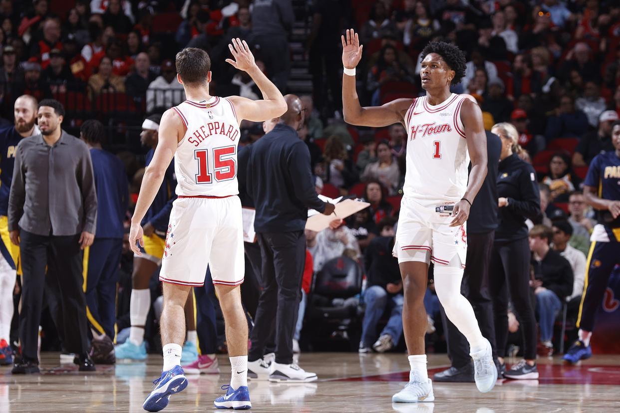 4人缺阵，火箭队被动变阵！24岁“眼镜侠”首进轮换，高效砍5+1+2