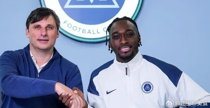 星空体育平台-26岁荷兰前锋归化国足？短期救急真管用，长远别丢了自家根|奥乌苏|本土球员|阿贾克斯足球俱乐部|荷兰足球|青训_新浪体育_新浪新闻