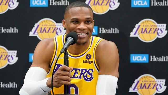 韦少如愿穿上湖人0号球衣，背后的艰辛他自己清楚