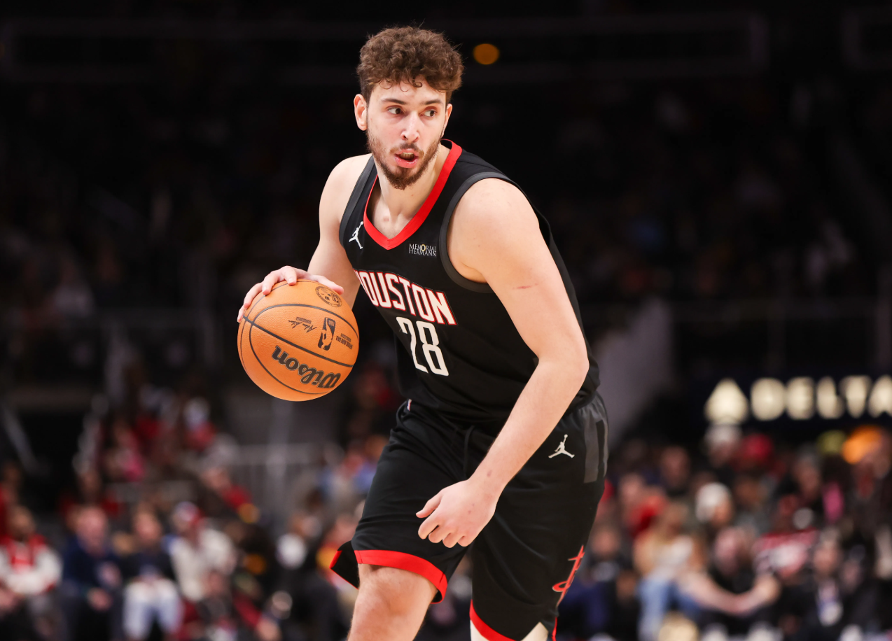 星空体育足球直播-就在今天！申京打破尘封46年纪录，登顶火箭队史第一